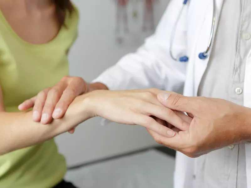Arthritis Treatment Near Me in Midland, TX. Chiropractic Exam For Arthritis Pain Relief.